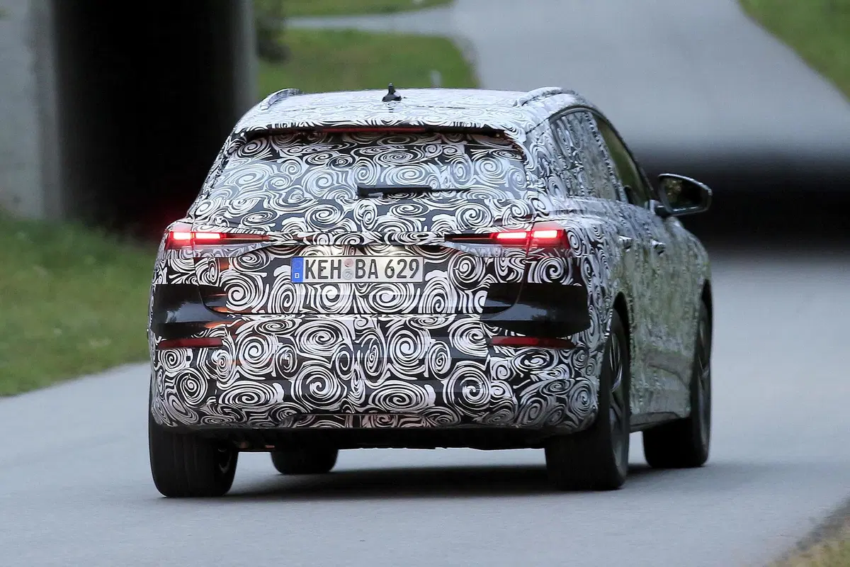 Audi Q4 e-tron, le foto spia (11)