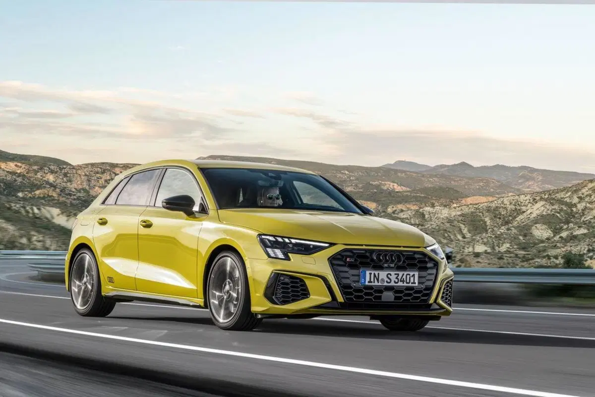 Nuova Audi S3 2020: berlina o Sportback, ma sportiva hi-tech [310CV 4x4, 49K] (2)