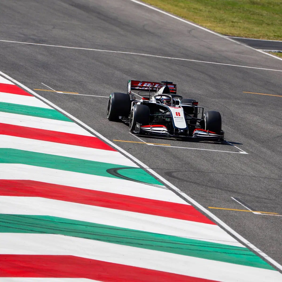 F1, GP Mugello 2020: pole per Hamilton. Quinto Leclerc (44)
