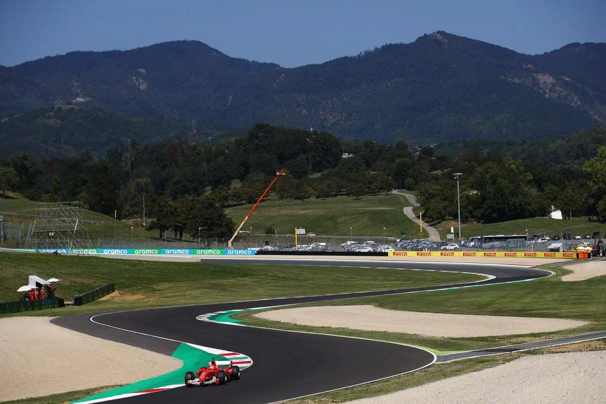 F1: Mick Schumacher in pista al Mugello con la F2004 di papà Michael (2)
