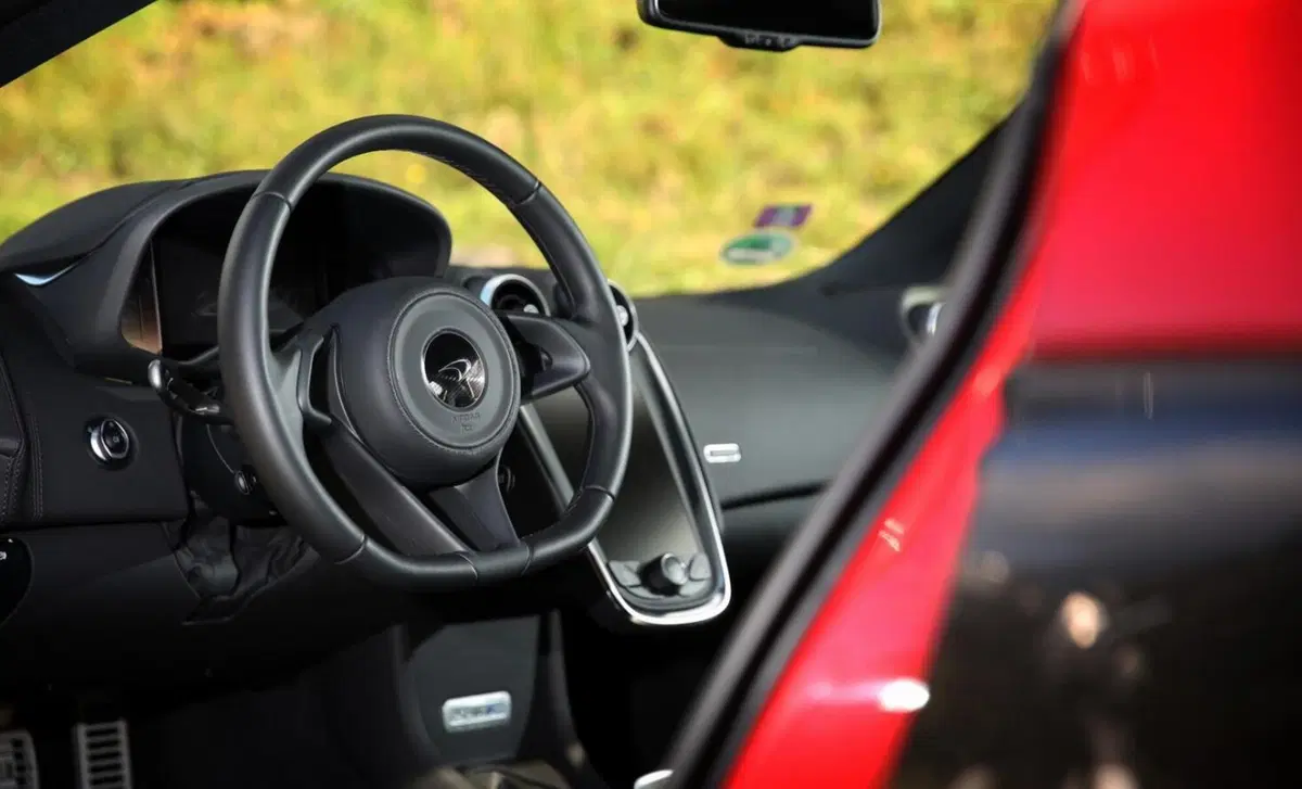 McLaren 540C (2016-20) (14)