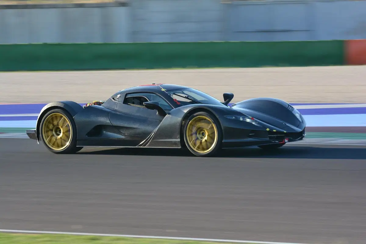 L’Aspark Owl a Misano: la hypercar elettrica ha numeri pazzeschi (prezzo compreso) (4)