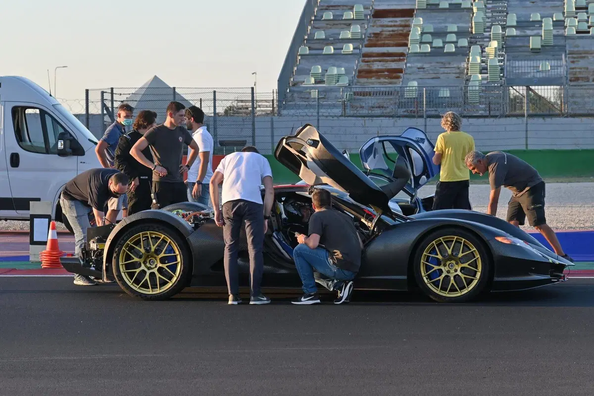 L’Aspark Owl a Misano: la hypercar elettrica ha numeri pazzeschi (prezzo compreso) (8)
