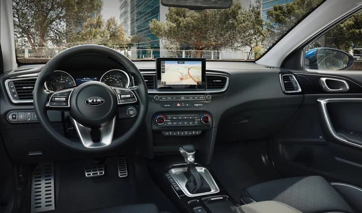 Kia Ceed Sport Wagon (2018-->>) (15)