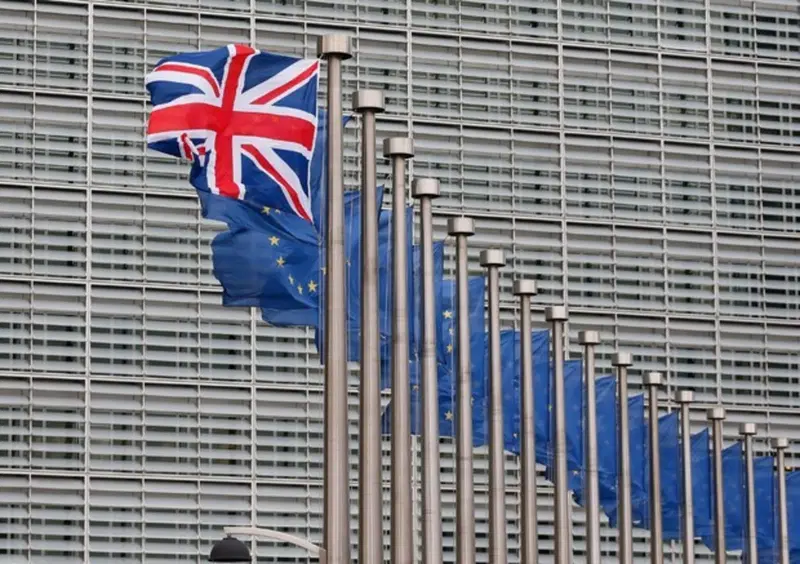 Brexit, l'allarme dell'industria automobilistica: senza accordo un buco da 110 miliardi di euro