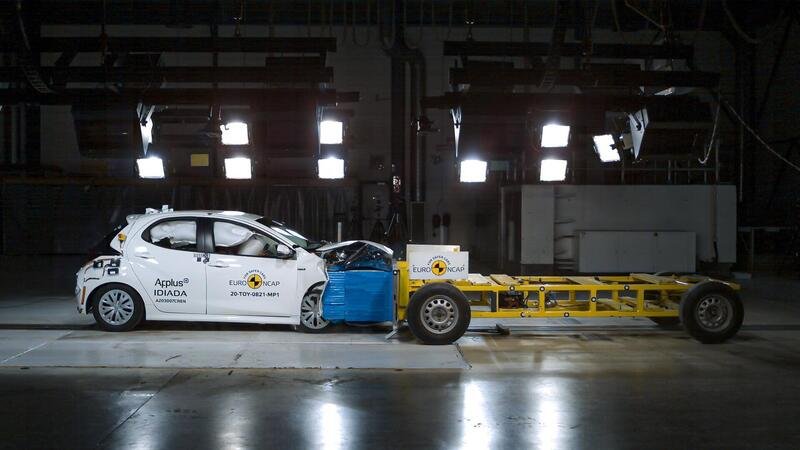 Crash test Euro NCAP, cinque stelle per la Toyota Yaris