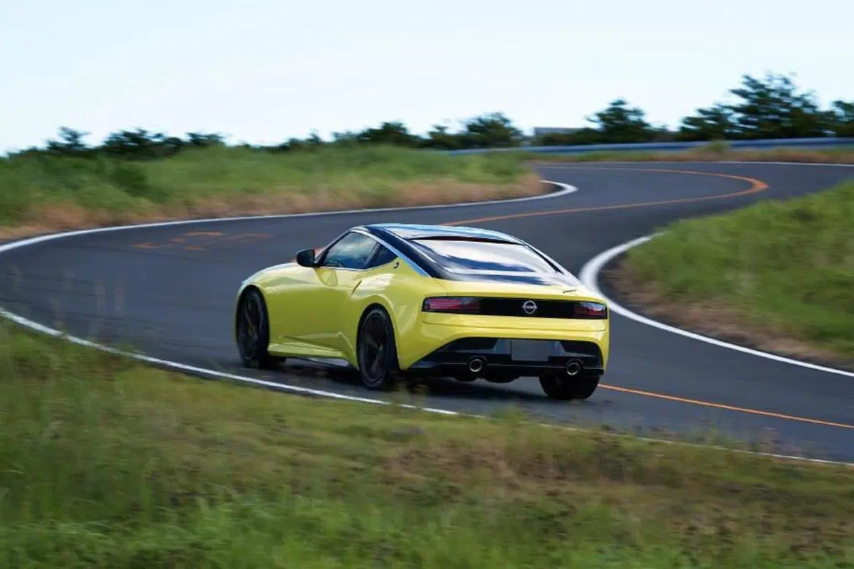 Nissan Z Proto, la nuova “Z” ha un che di retrò (8)