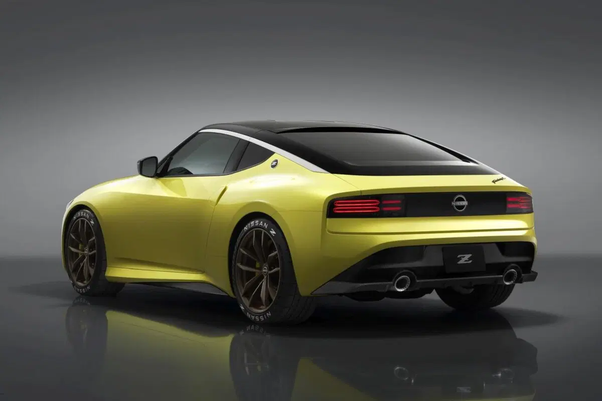 Nissan Z Proto, la nuova “Z” ha un che di retrò (10)