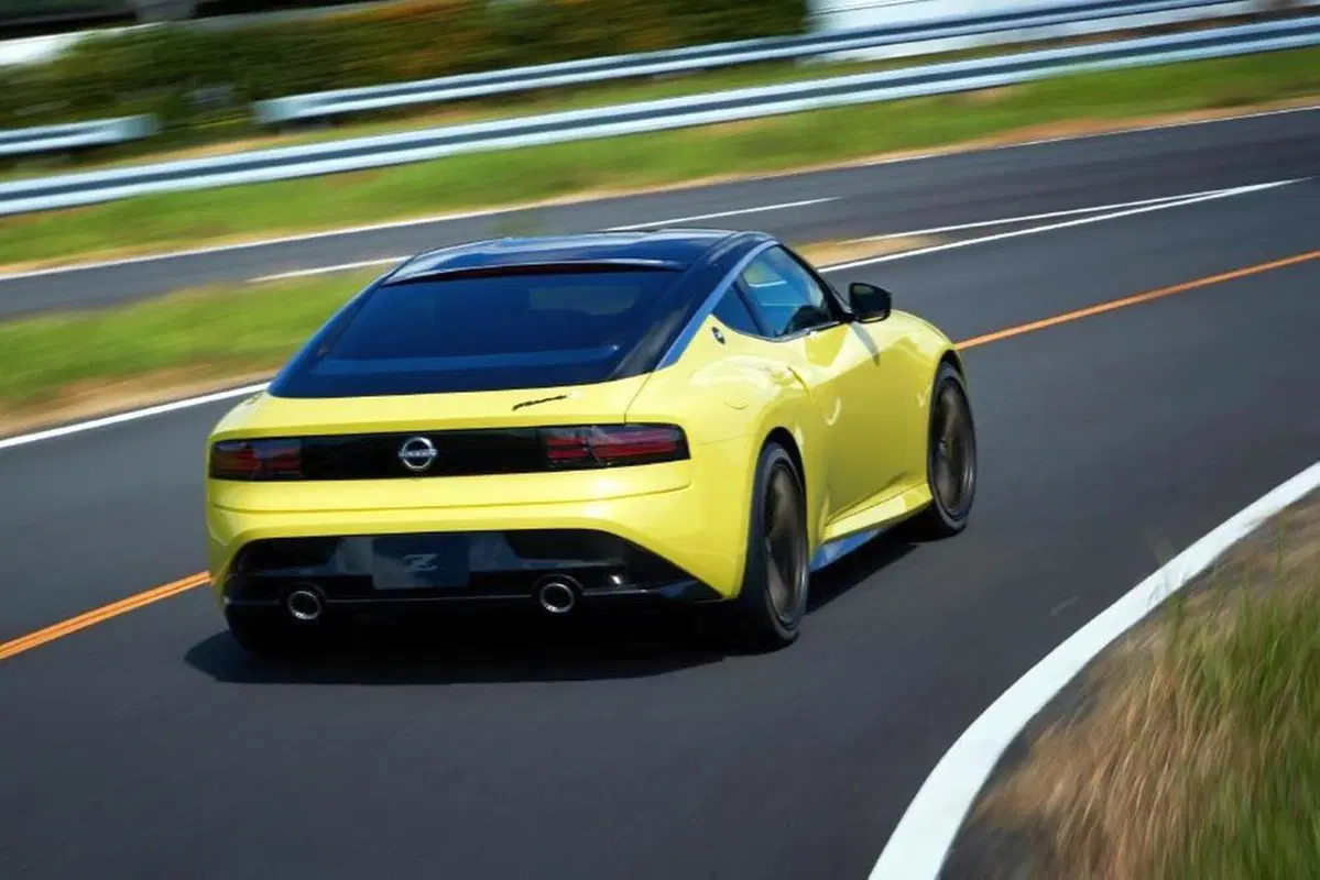 Nissan Z Proto, la nuova “Z” ha un che di retrò (11)