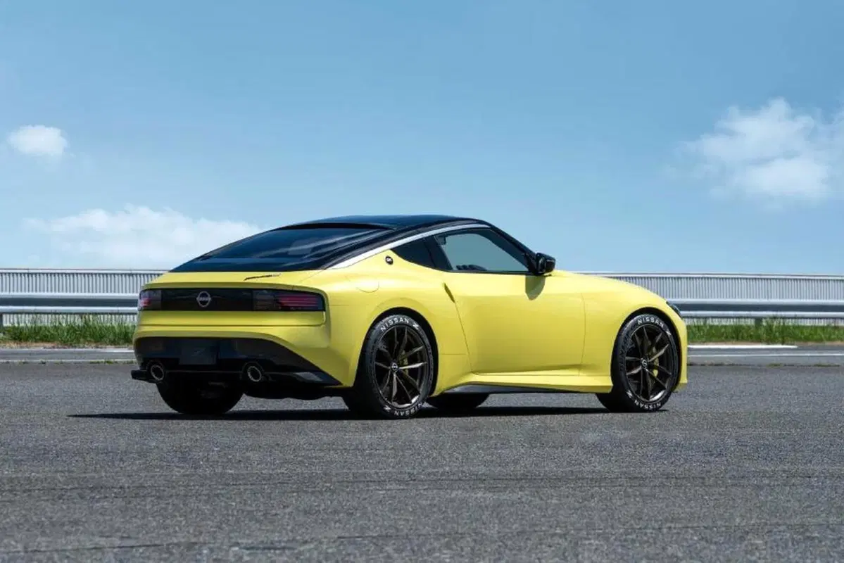 Nissan Z Proto, la nuova “Z” ha un che di retrò (12)