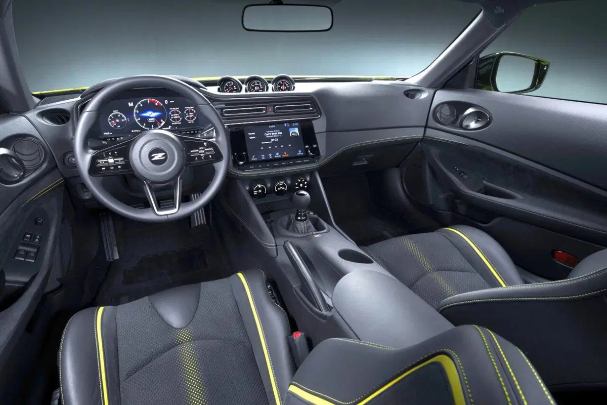 Nissan Z Proto, la nuova “Z” ha un che di retrò (21)