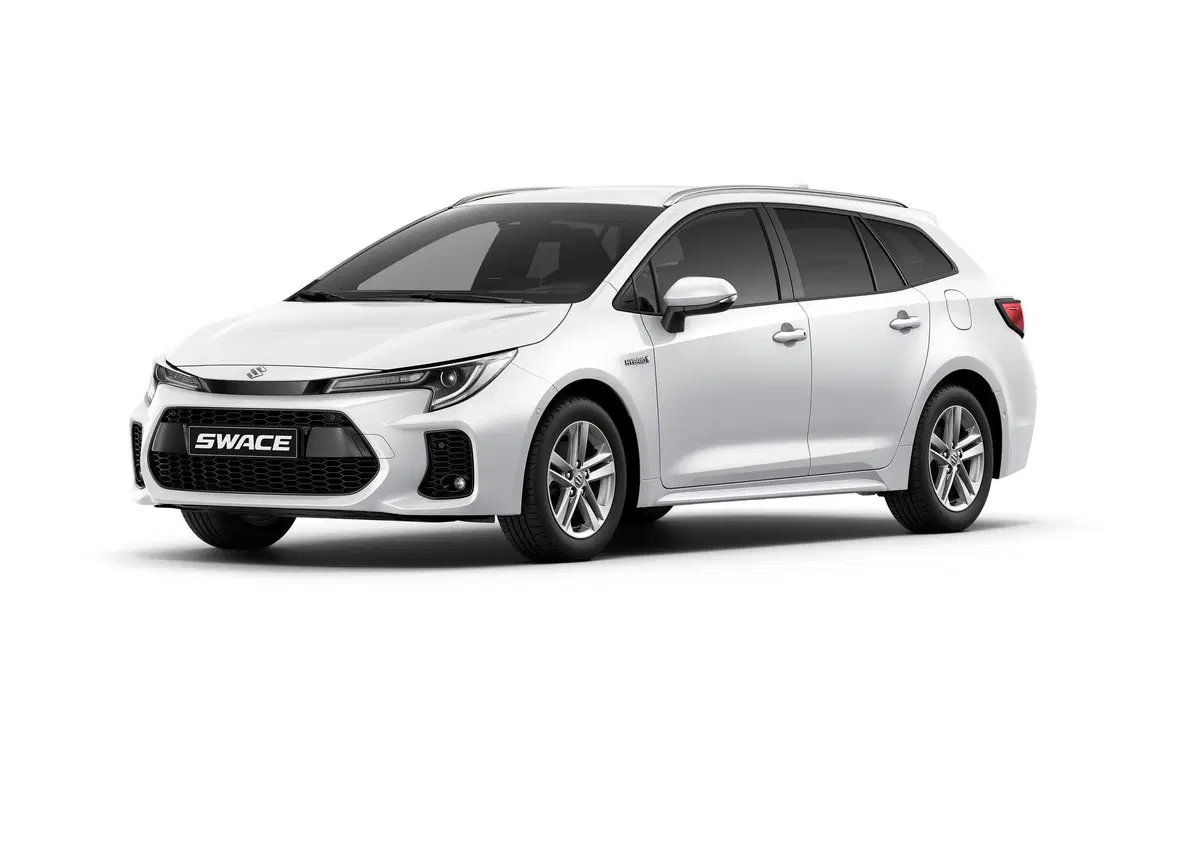 Suzuki Swace, una wagon familiare ibrida per l'Europa (4)
