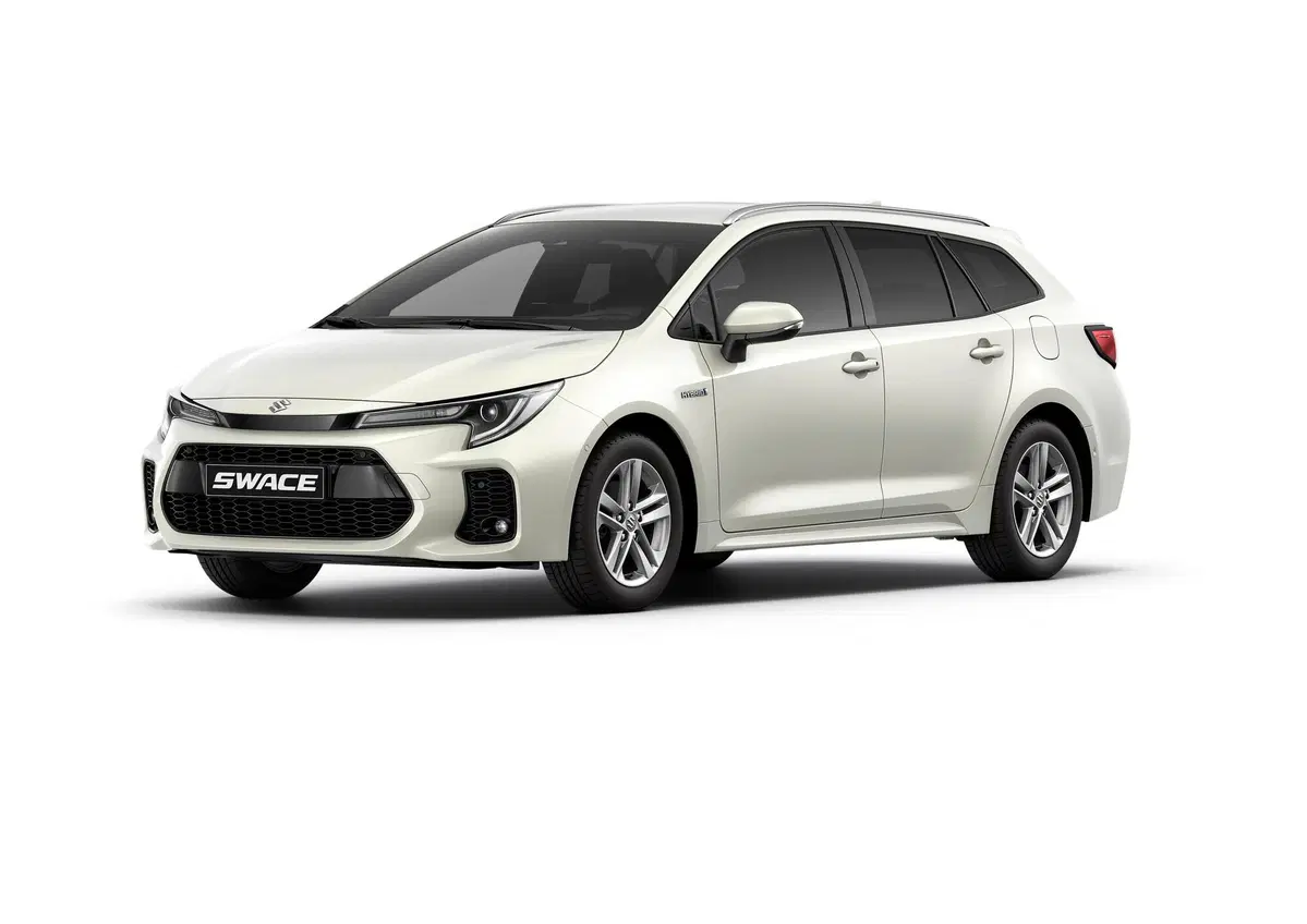 Suzuki Swace, una wagon familiare ibrida per l'Europa (7)