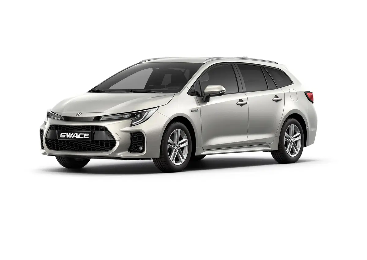 Suzuki Swace, una wagon familiare ibrida per l'Europa (8)
