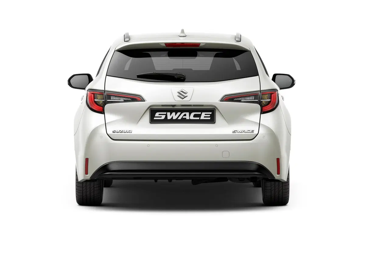 Suzuki Swace, una wagon familiare ibrida per l'Europa (5)