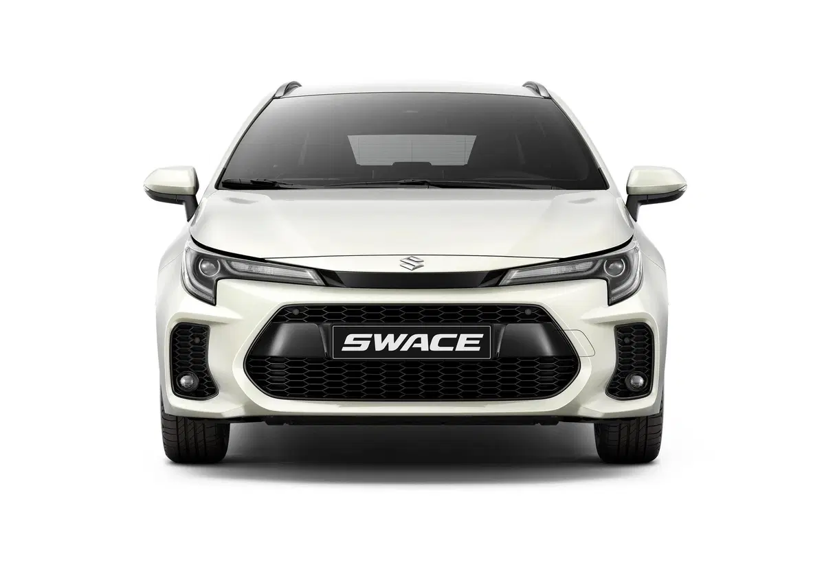 Suzuki Swace, una wagon familiare ibrida per l'Europa (6)