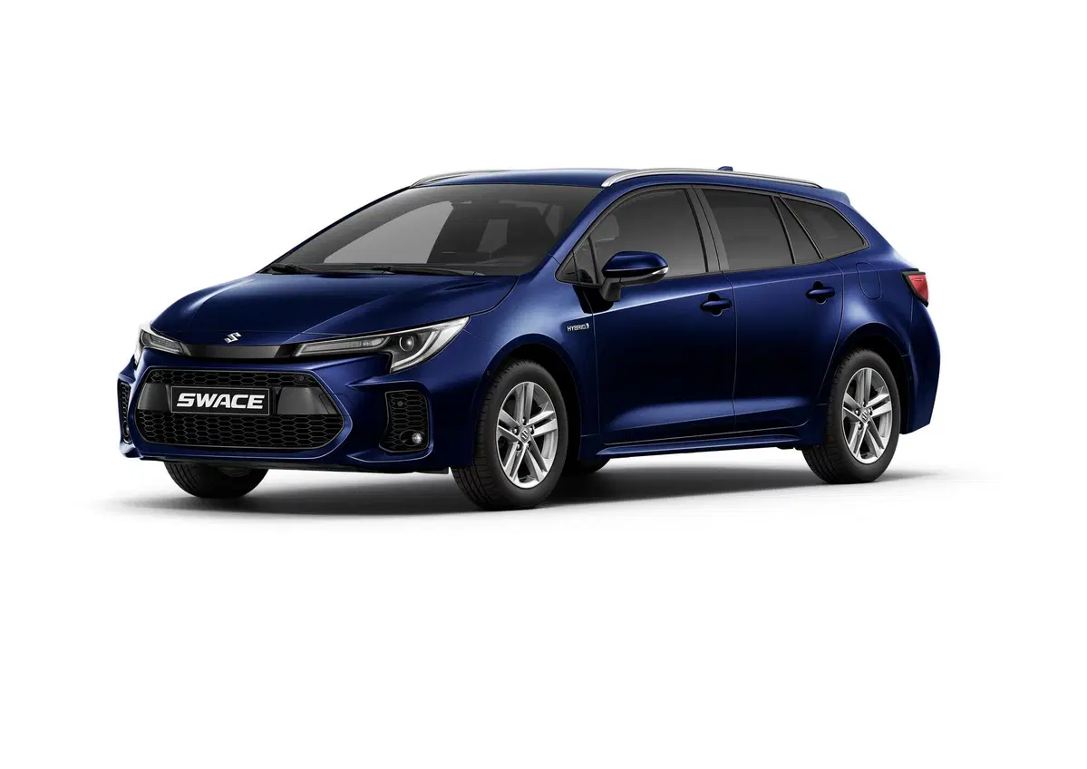 Suzuki Swace, una wagon familiare ibrida per l'Europa (10)
