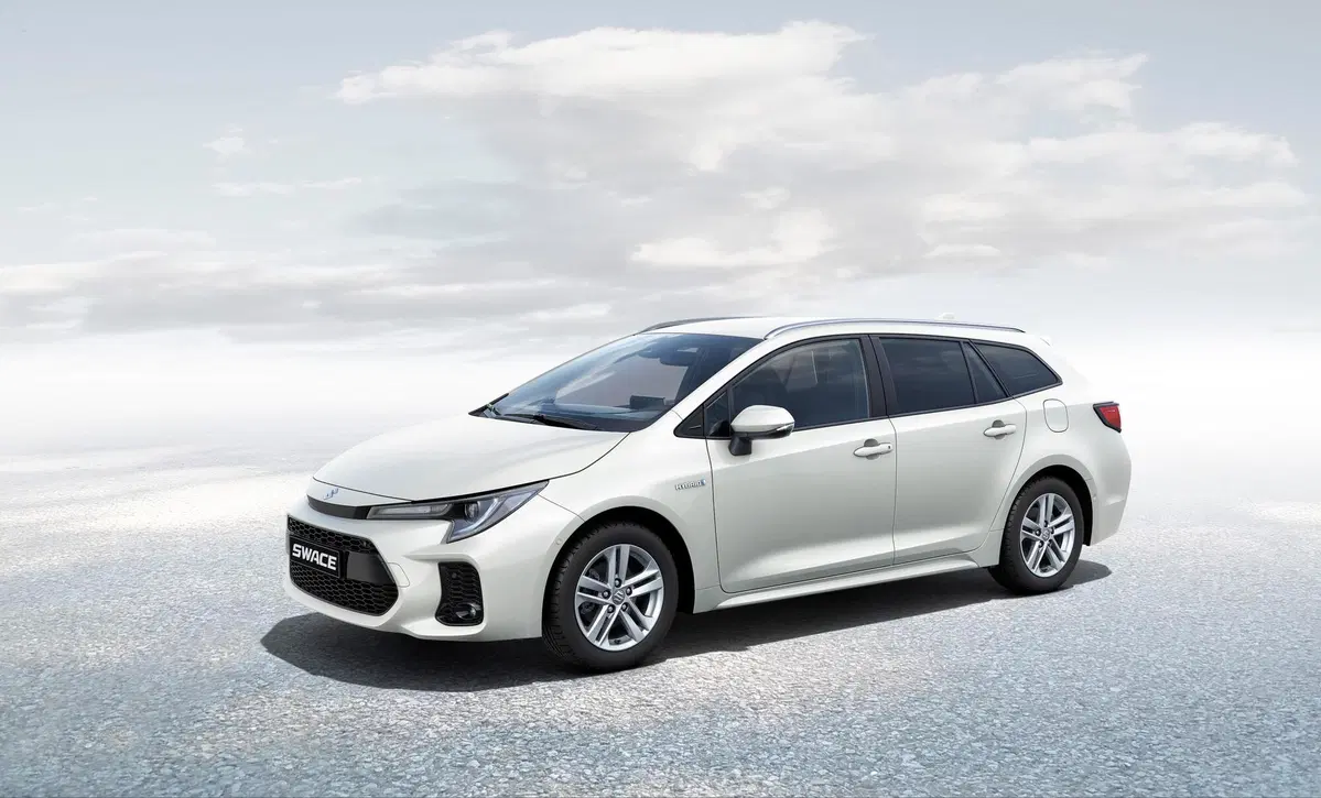 Suzuki Swace, una wagon familiare ibrida per l'Europa