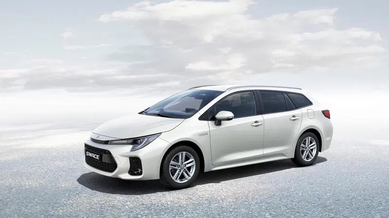 Suzuki Swace, una wagon familiare ibrida per l'Europa