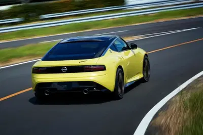 La bella Nissan Z Proto ha tutto quanto serve, Per dirsi Macchina [che roba e che peccato]