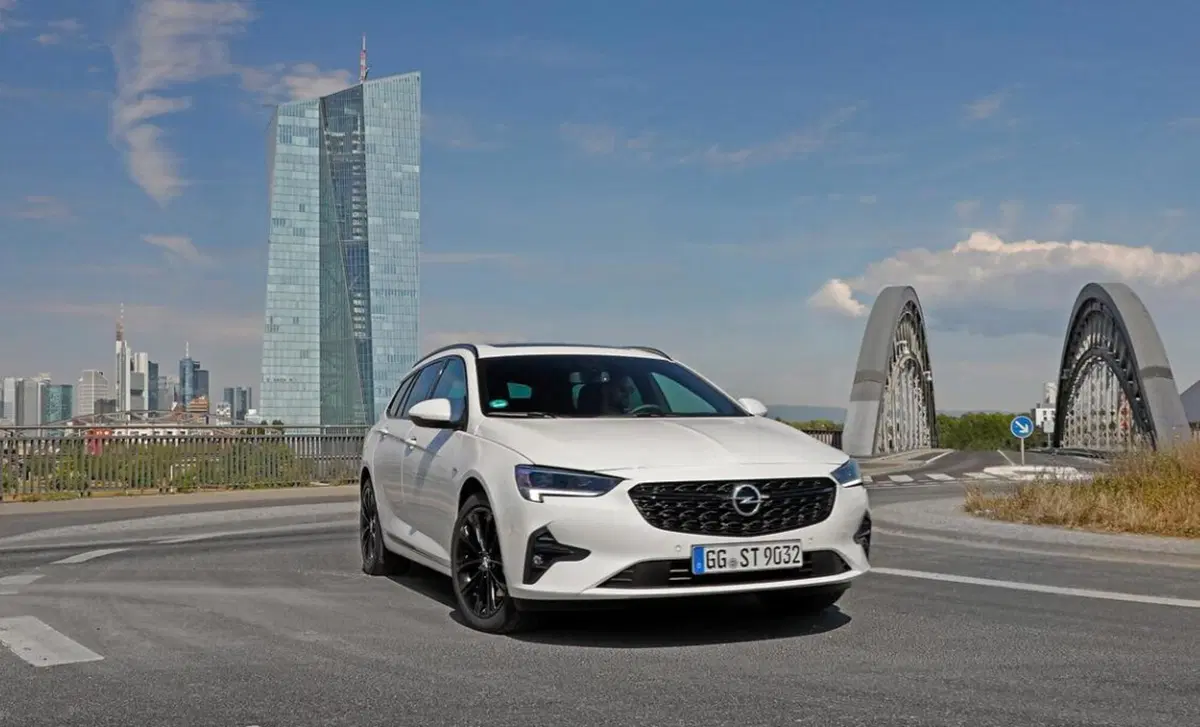 Opel Insignia Station Wagon 1.5 CDTI S&S aut. Sports Business Elegance (3)