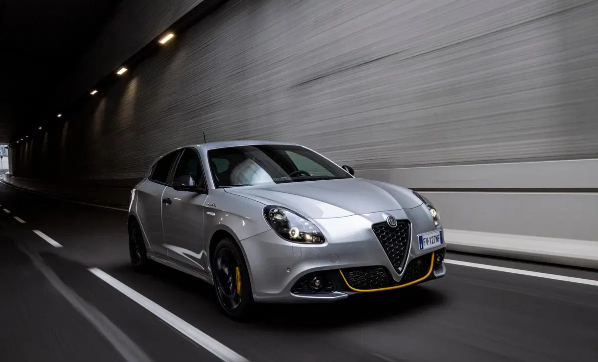 Alfa Romeo Giulietta 1.6 JTDm Sport 120cv my19 (6)