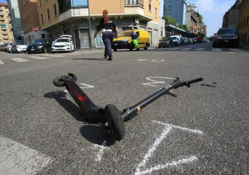 Troppi monopattini elettrici fuorilegge? A Milano si indaga e si fa la conta