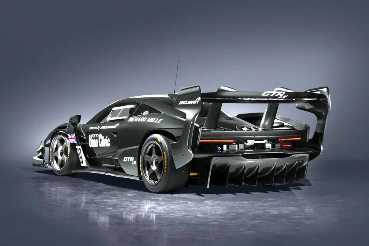 McLaren Senna GTR LM: cinque “special” ricordando la Le Mans del '95 (33)