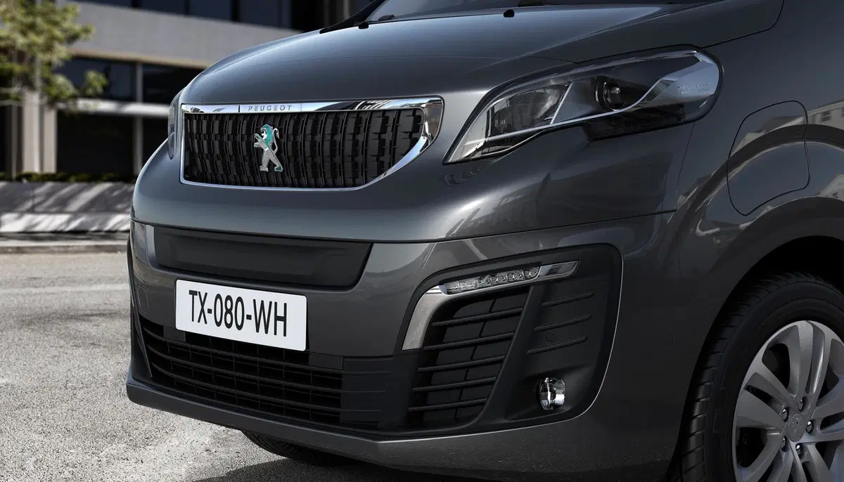 Peugeot e-Traveller (2020-23) (19)