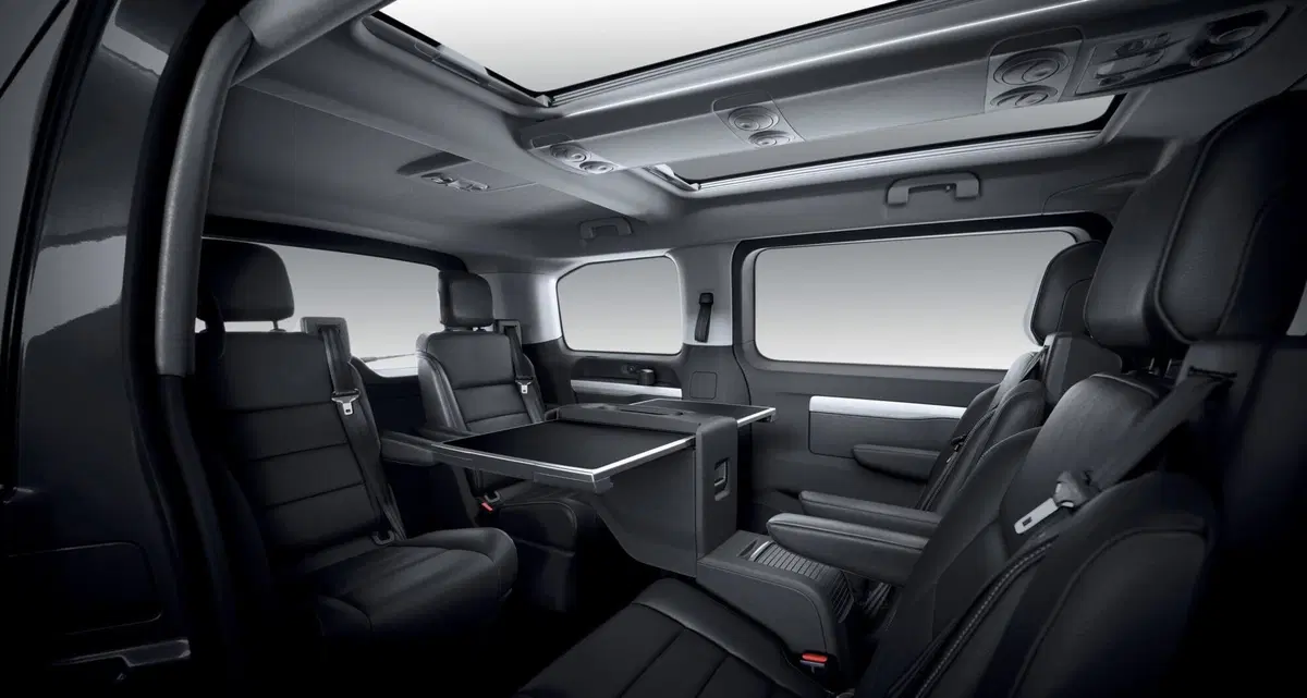 Peugeot e-Traveller (2020-23) (14)