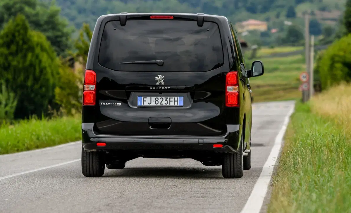 Peugeot e-Traveller (2020-23) (5)