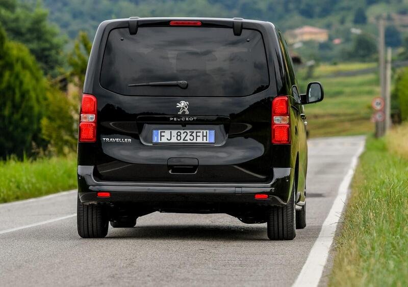 Peugeot e-Traveller (5)