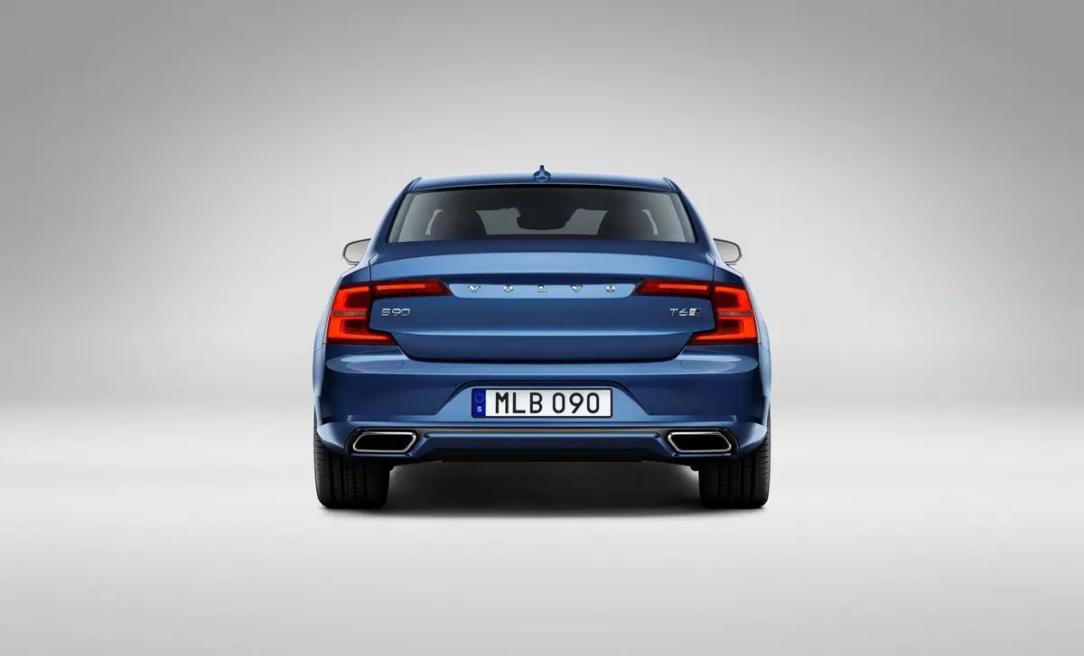 Volvo S90 2.0 b5 Core awd auto (19)