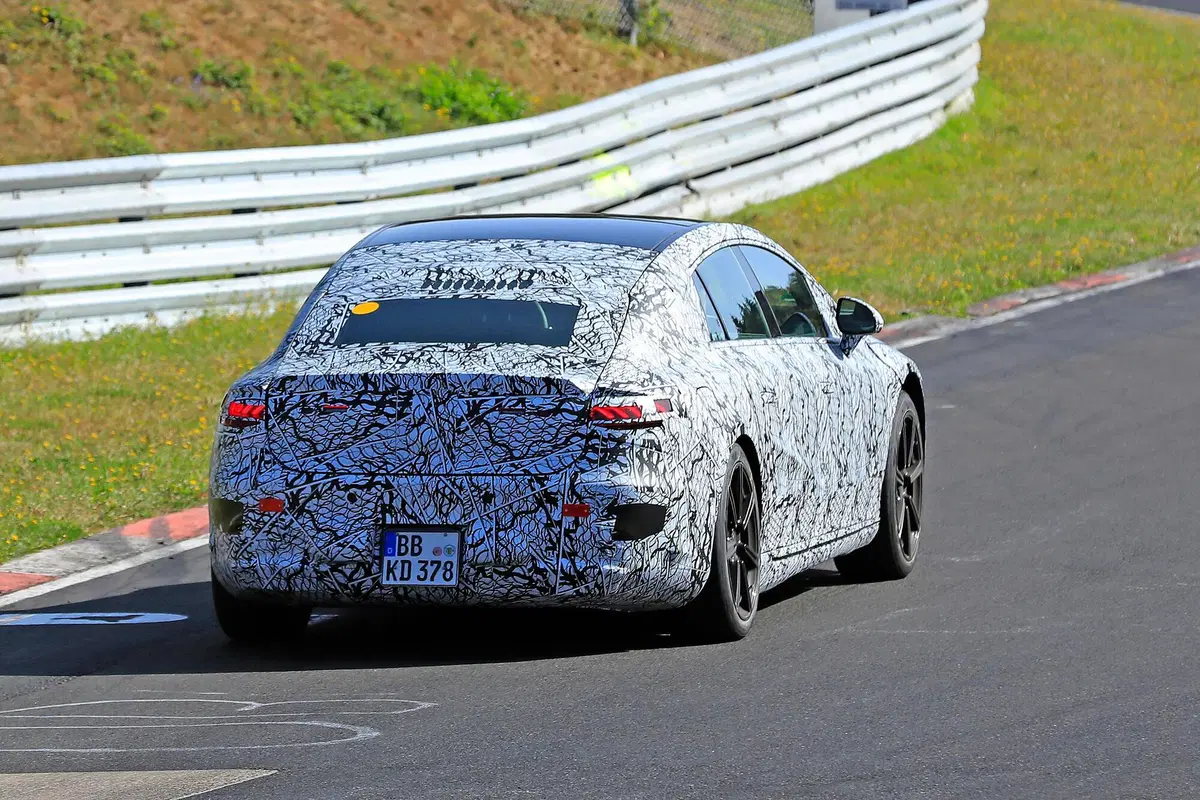 Mercedes EQS, le foto spia al Ring (7)