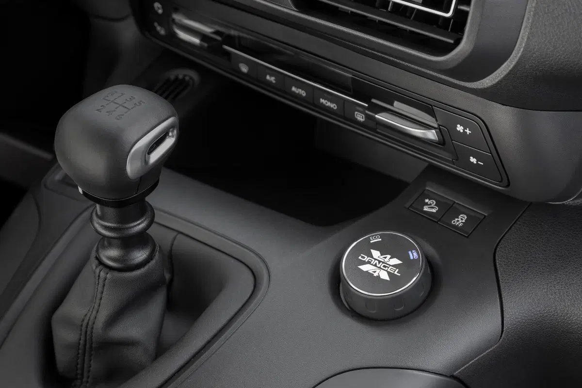 Opel Combo Furgone (2018-->>) (15)