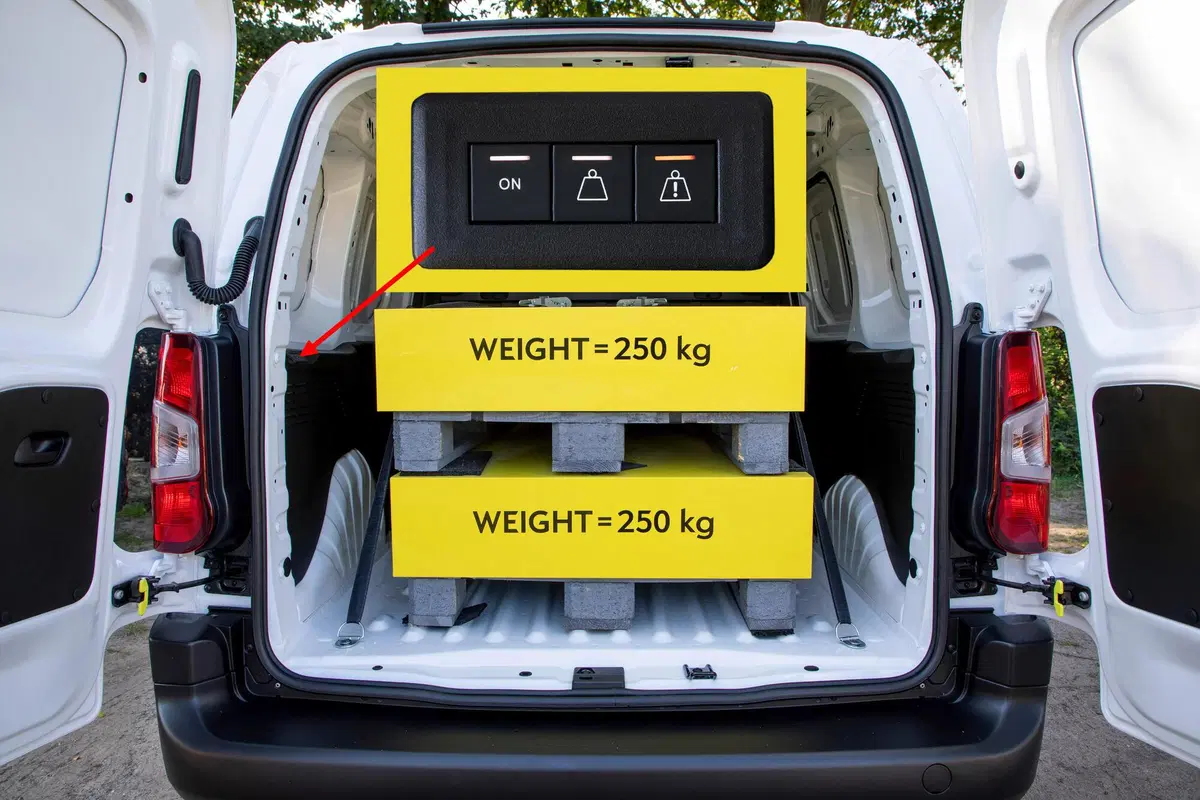 Opel Combo Furgone (2018-->>) (16)