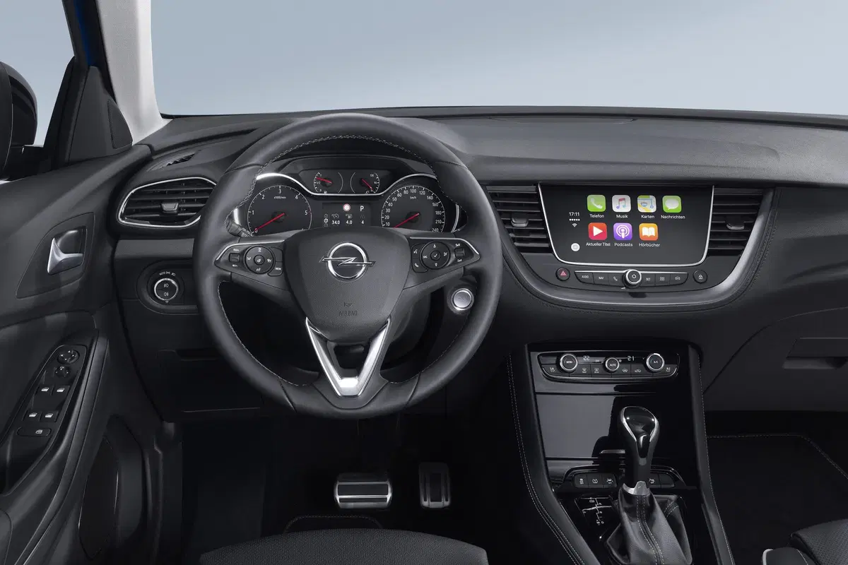 Opel Grandland X 1.6 Hybrid Plug-in aut. AWD Design Line (16)