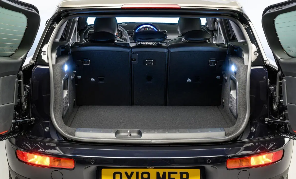 MINI Mini Clubman 2.0 John Cooper Works Clubman Rockingham GT Edition (9)