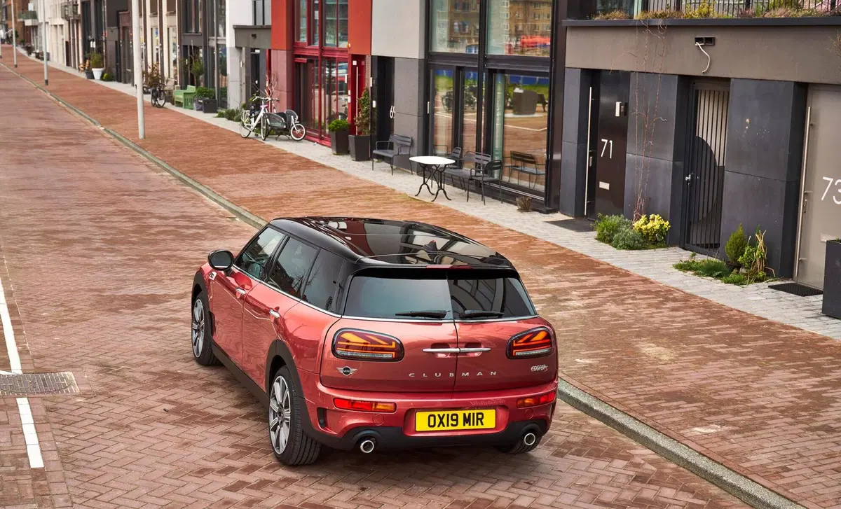 MINI Mini Clubman 2.0 John Cooper Works Clubman Rockingham GT Edition (4)