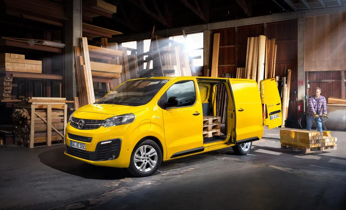 Opel Vivaro-e Furgone 50kWh PL-TN M Furgone Enjoy (19)