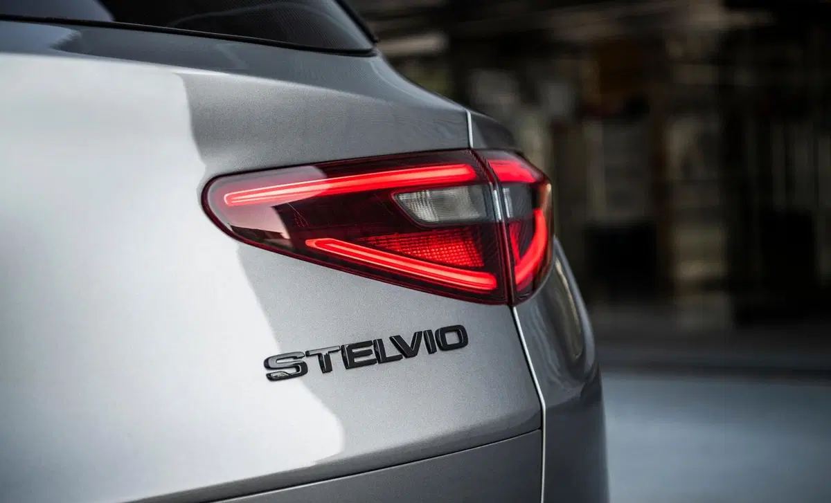 Alfa Romeo Stelvio Stelvio 2.2 Turbodiesel 190 CV AT8 Q4 Business (41)