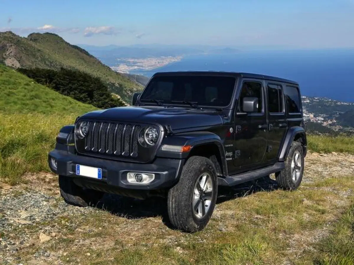 Jeep Wrangler Unlimited 2.2 Mjt II Night Eagle (2)