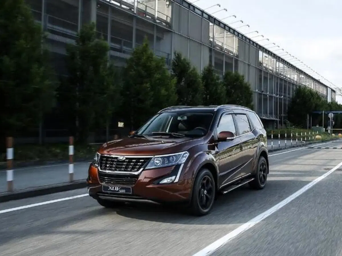 Mahindra XUV500 XUV500 2.2 16V FWD W8 (2)