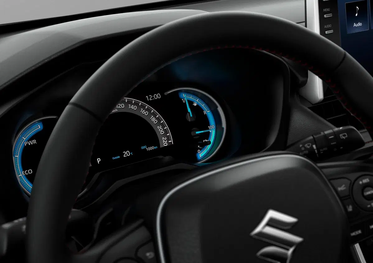 Suzuki Across 2020 | 98 km in elettrico per il SUV plug-in (10)