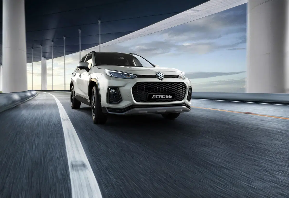 Suzuki Across 2020 | 98 km in elettrico per il SUV plug-in