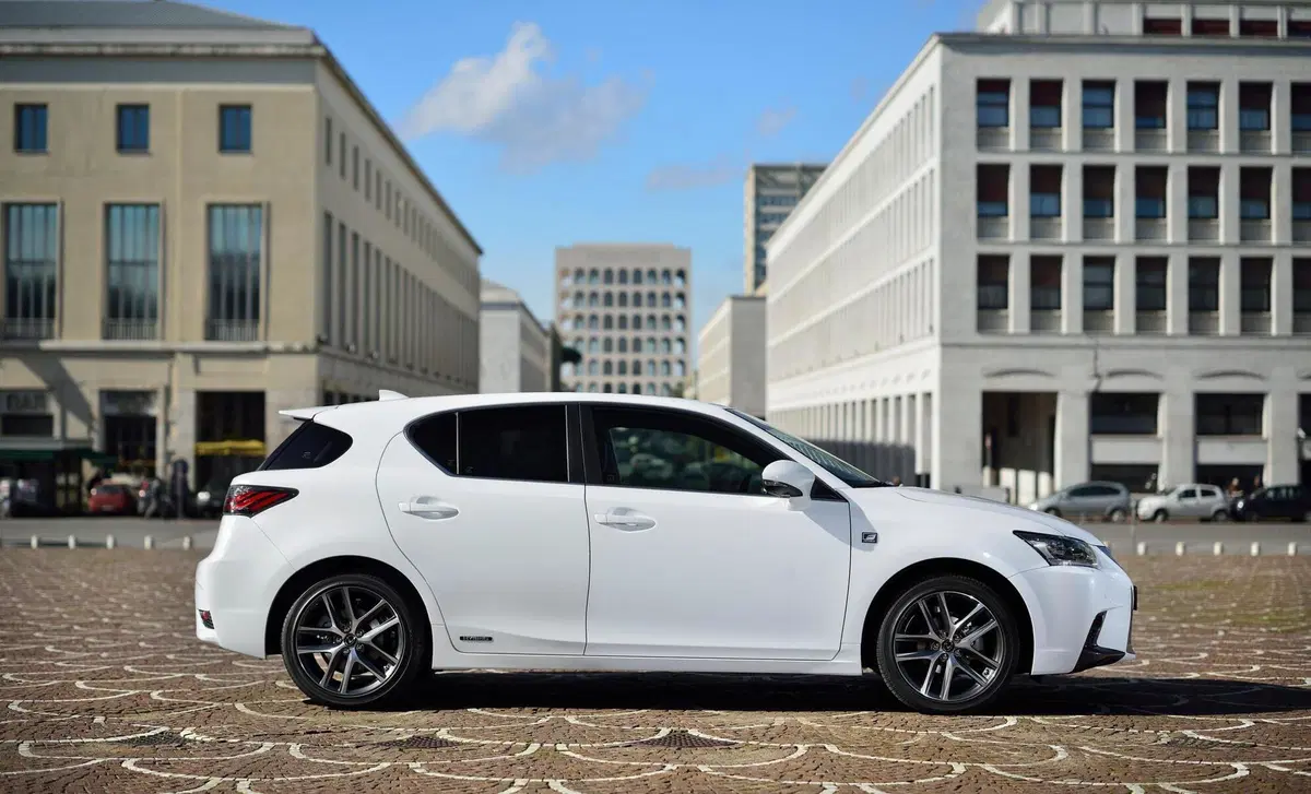 Lexus CT (2010-20) (2)