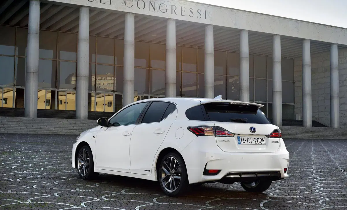 Lexus CT (2010-20) (4)