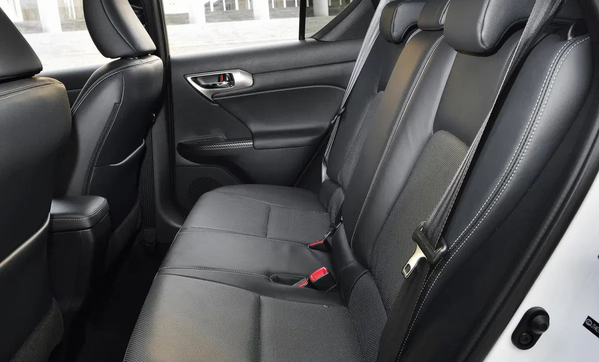 Lexus CT (2010-20) (13)