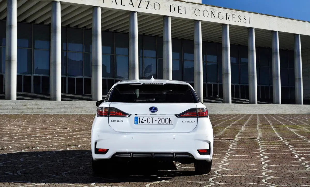 Lexus CT (2010-20) (5)