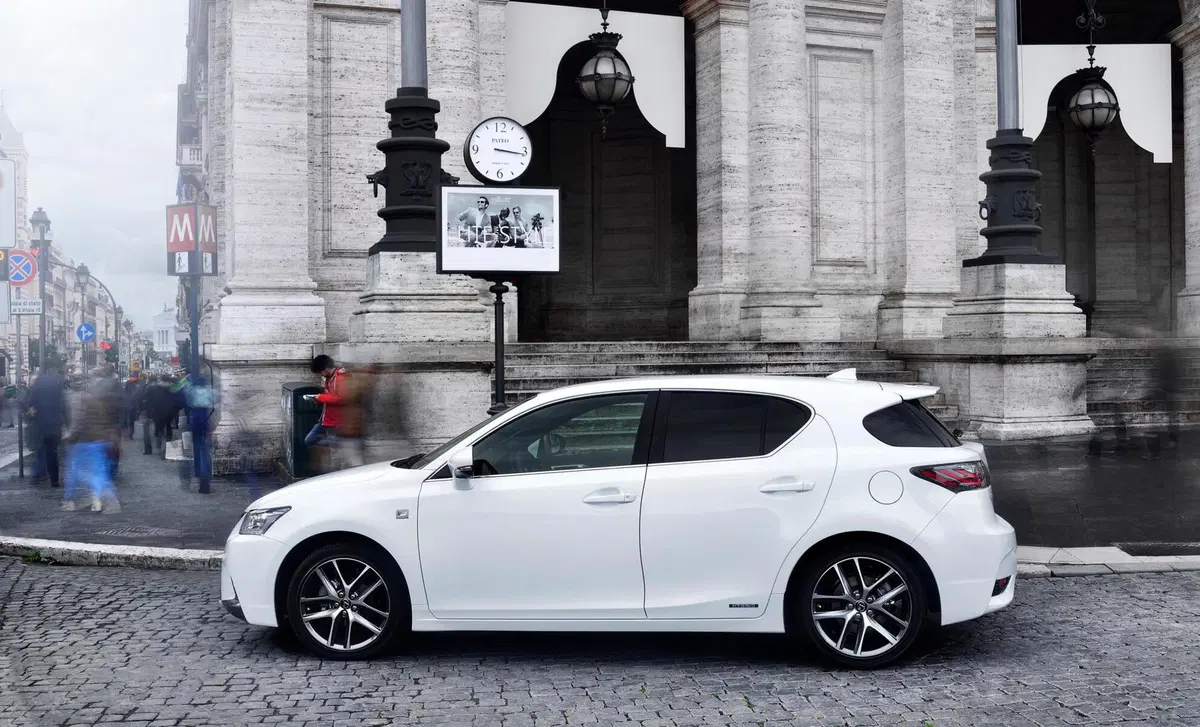 Lexus CT (2010-20) (7)